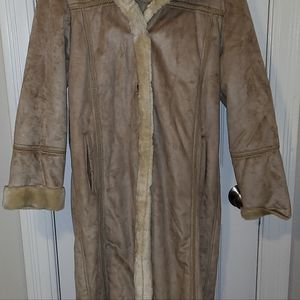 Women's Hooded Tan Faux Fur Coat - Long (Big Chill)